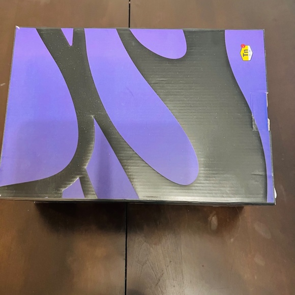 NIKE SHOES - Picture 6 of 8